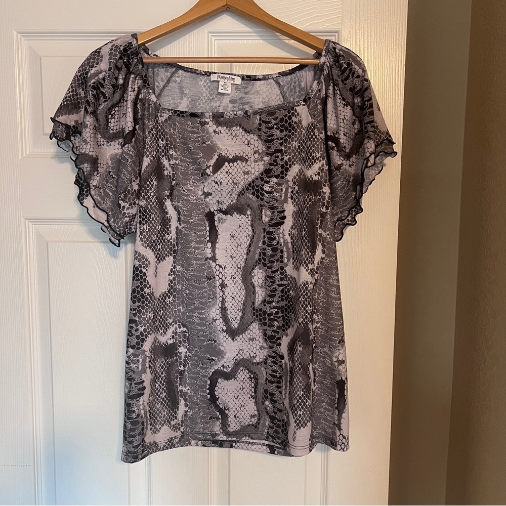 NWT Hampshire Studio Snakeskin Print Top Blouse Size XL Ruffles Q1